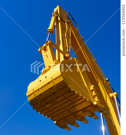 Scoop and hydraulic arm of an excavator Scoop and hydraulic arm of an excavator 115088902