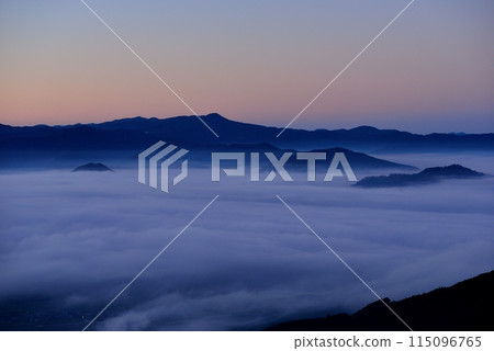 從雲海展望公園看到的大洲盆地的雲海 115096765