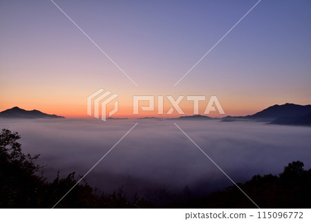 Sea of clouds over Yakuno Plateau from Hozan Park Observation Deck 115096772