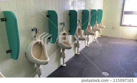 日本舊式男廁 115097165