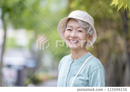 A smiling senior woman 115099150