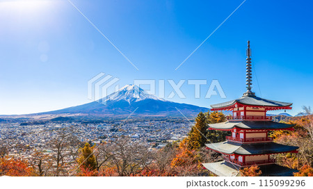 Panorama view of Chureito Red Pagoda is a five-story pagoda with a beautiful backdrop of Mount Fuji, a popular and famous place considered a symbol of Japan. 115099296