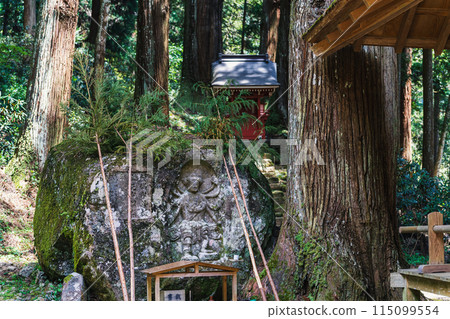 森林中的奈良室生寺天神神社 115099554