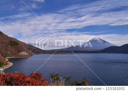 山梨縣本栖湖的富士山 115101031