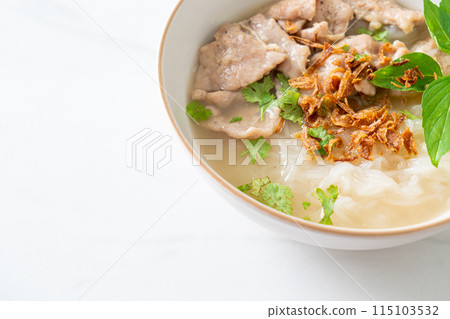 Pho Bo vietnamese soup with pork and rice noodles Pho Bo vietnamese soup with pork and rice noodles 115103532