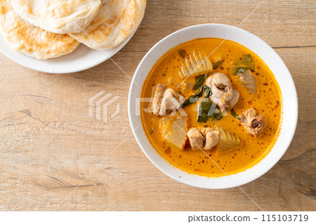 Chicken curry soup with roti Chicken curry soup with roti 115103719