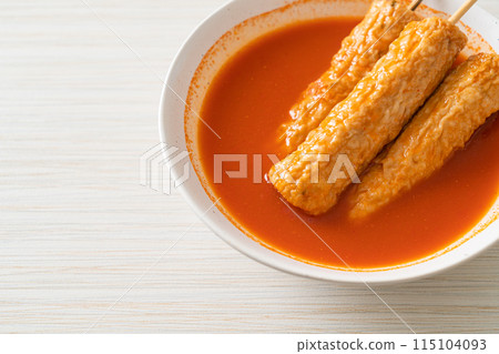 Omuk - Korean fish cake skewer in Korean spicy soup 115104093