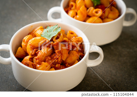 macaroni with tomatoes sauce and mince pork macaroni with tomatoes sauce and mince pork 115104844
