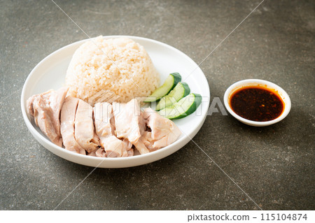 Hainanese chicken rice or rice steamed with chicken soup 115104874