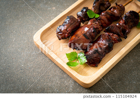 grilled chicken liver with herbs and spices 115104924
