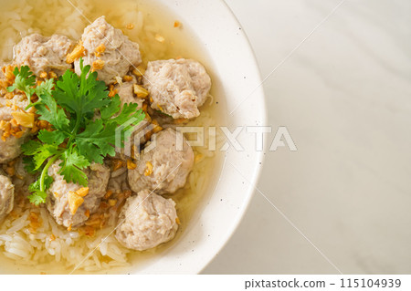 Boiled Rice with Pork Bowl 115104939