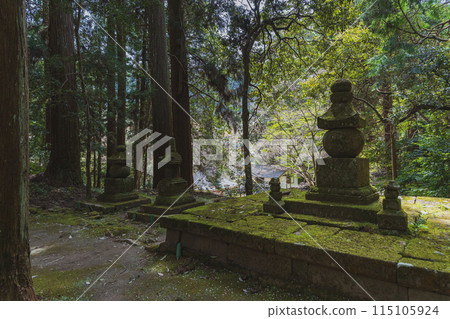 A five-ringed tower at the tomb of Kitabatake Chikafusa, Muroji Temple, Nara 115105924