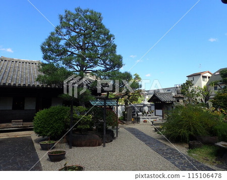 Jurin-in Temple is a Shingon sect, Daigo-ha temple located in Jurin-incho, Nara City, Nara Prefecture, and is famous for its stone Jizo Bodhisattva, the principal image of which is housed in a stone Buddha niche. 115106478