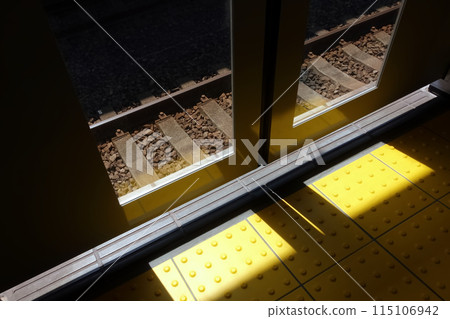 Station platform safety gate Station platform safety gate 115106942