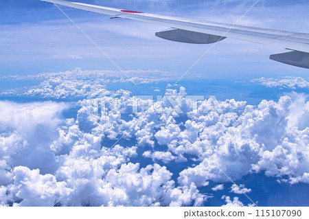 從飛機看見的雲彩海 從飛機看見的雲彩海 115107090