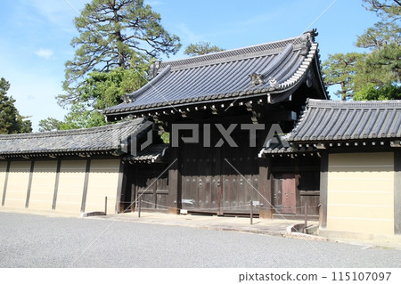 京都御所皇后門 115107097