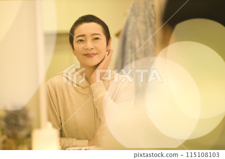 中年婦女夜間護膚 中年婦女夜間護膚 115108103