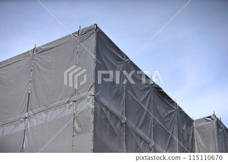 外部鷹架覆蓋網片（建築工程） 115110670