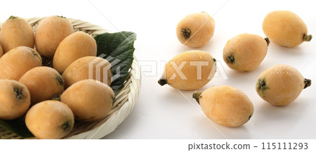初夏的味道-枇杷（香川縣產），大藥樹，白色背景 115111293