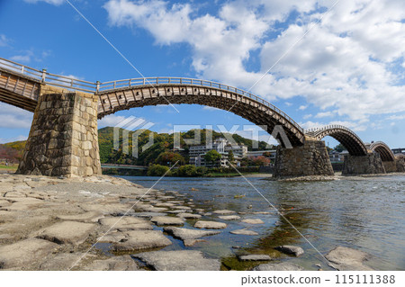 Kintai bridge in autumn 115111388