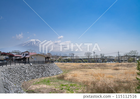 從道之站朝霧高原看到的富士山（靜岡縣） 115112516