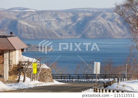 Hakko Pass and Lake Towada in spring (Akita Prefecture) 115113551