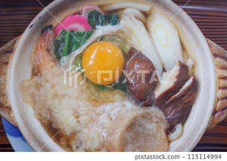 Nabeyaki udon at a restaurant near the sea (Rokkasho Village, Aomori Prefecture) Nabeyaki udon at a restaurant near the sea (Rokkasho Village, Aomori Prefecture) 115114994