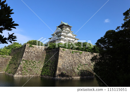 Osaka Castle, spring, summer, early summer, autumn, Osaka Castle with fresh greenery seen from a tower mansion lounge, Osaka Castle Park, Osaka sightseeing, Kansai sightseeing Osaka Castle, spring, summer, early summer, autumn, Osaka Castle with fresh greenery seen from a tower mansion lounge, Osaka Castle Park, Osaka sightseeing, Kansai sightseeing 115115051