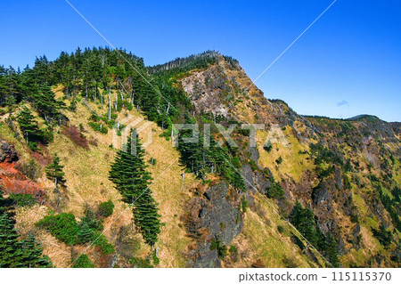 Mt. Kurofuda, collapsed side of the mountain (end of October) Mt. Kurofuda, collapsed side of the mountain (end of October) 115115370