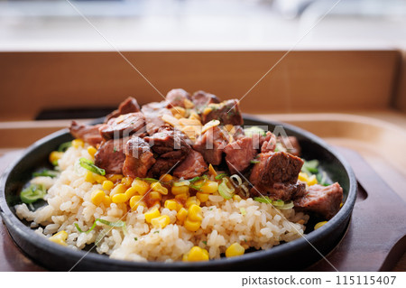 大蒜牛排飯 115115407