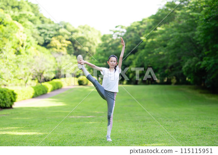 女孩鍛鍊 女孩鍛鍊 115115951