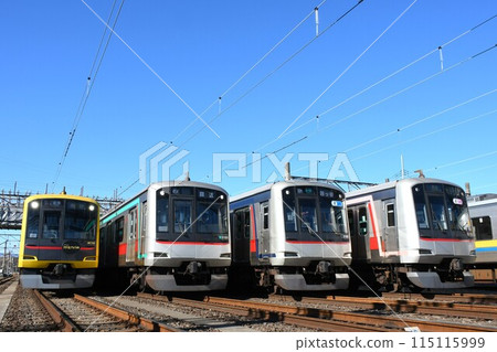 東急電鐵5000系列（5000系列、5050系列、5080系列）在車輛段排隊 115115999