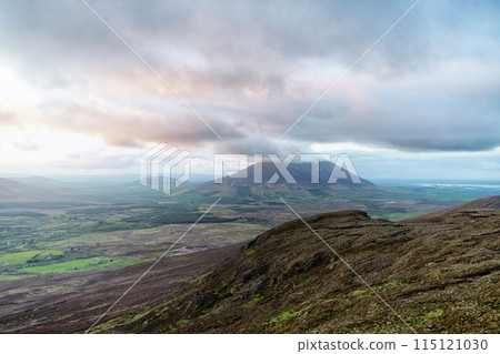 ireland mountains morning light mist fog 115121030