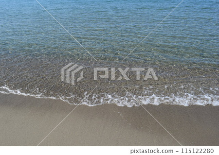 Ripples on the beach 115122280