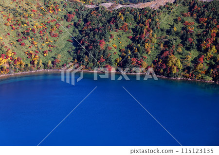 Lake Goshiki with autumn foliage as seen from Mount Issaikyo in the Azuma Mountain Range Lake Goshiki with autumn foliage as seen from Mount Issaikyo in the Azuma Mountain Range 115123135