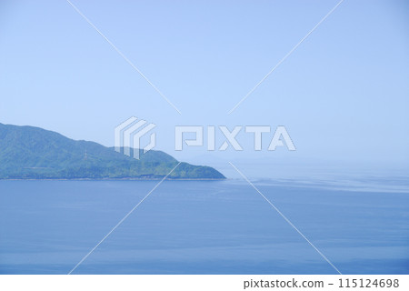 The blue sea I saw on my trip 115124698