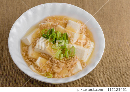 Tofu with minced chicken sauce 115125461