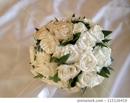 白色婚禮花束 115126419