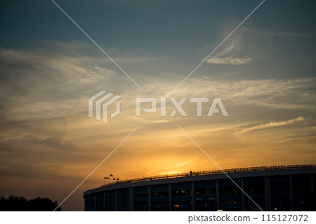 黃昏時分的 ZOZO 海洋體育場外景 黃昏時分的 ZOZO 海洋體育場外景 115127072