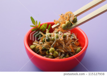 Chirimen Sansho (dried Japanese pepper) studio photography 115127938