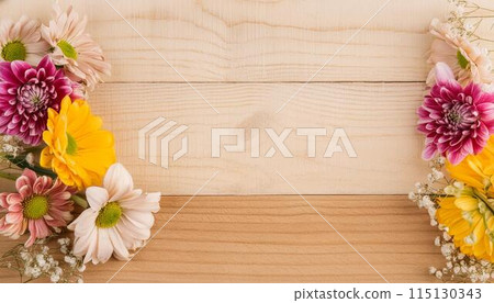 木紋背景上美麗的花朵和複製空間 115130343