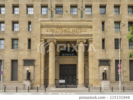 Sumitomo Mitsui Banking Corporation Osaka Head Office Building exterior 115131948