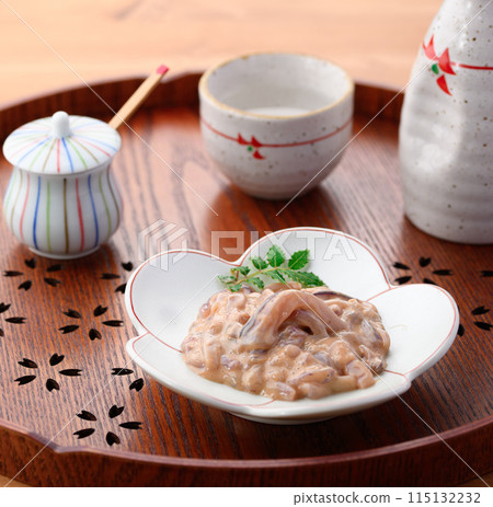 使用國產魷魚的鹽醃魷魚和清酒 使用國產魷魚的鹽醃魷魚和清酒 115132232