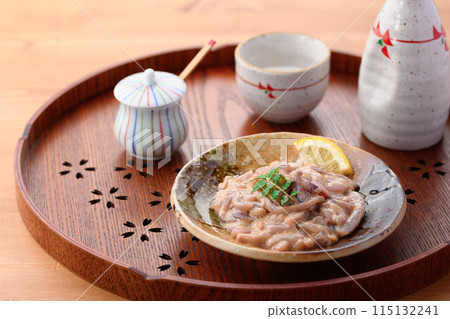 使用國產魷魚製成的鹽漬魷魚 115132241