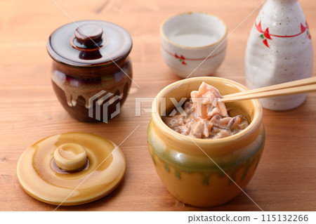 使用國產魷魚製成的鹽漬魷魚 115132266