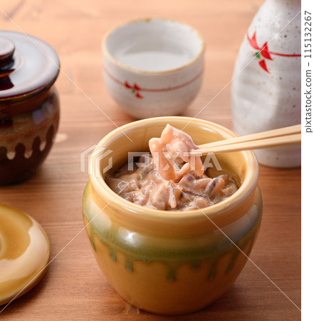 使用國產魷魚製成的鹽漬魷魚 115132267