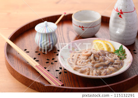 使用國產魷魚製成的鹽漬魷魚 使用國產魷魚製成的鹽漬魷魚 115132291