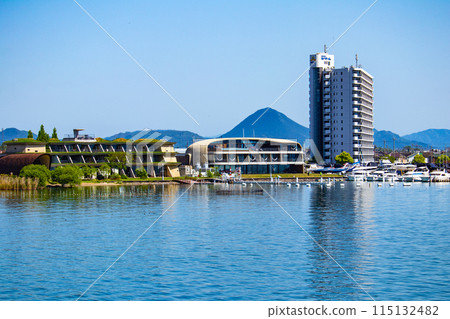 [Lake Biwa scenery] Marine blue view from Lake Biwa Bridge 115132482