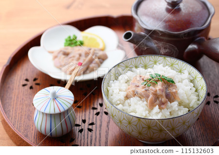 Shiokara squid served on hot rice 115132603