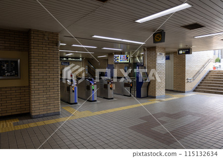 Hyogo Prefecture / Hankyu Railway Takarazuka Main Line Nakayama Kannon Station underground ticket gate (photographed on April 13, 2024) 115132634